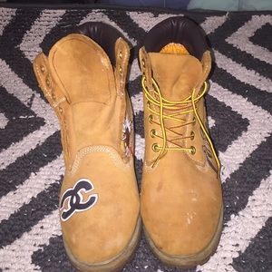 Custom Men’s Timberlands size 7m